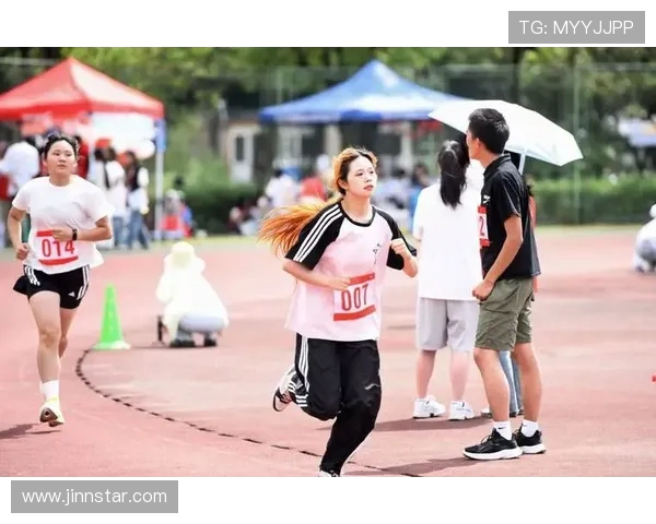 激情燃动绿茵赛场展现拼搏精神谱写青春体育竞技华章 激情燃动绿茵赛场展现拼搏精神谱写青春体育竞技华章