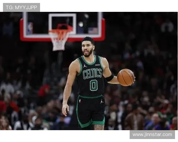 杰森塔图姆如何在NBA赛场上展现领导力与超凡技艺的完美结合